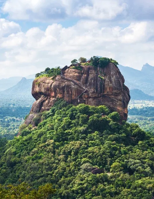 Uitzicht op de Leeuwenrots bij Sigiriya, Sri Lanka
