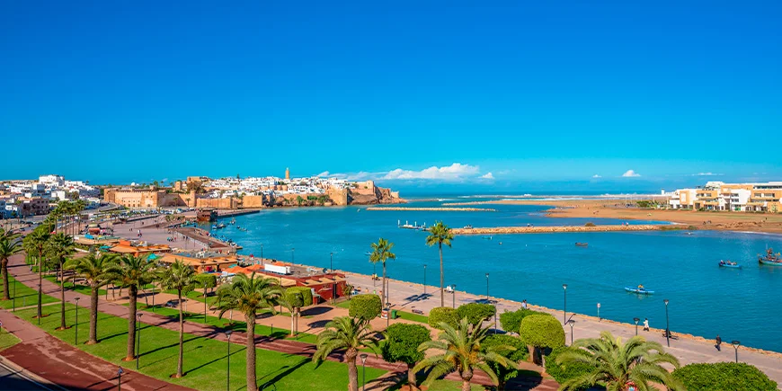 Zonnige dag bij de haven in Rabat in Marokko