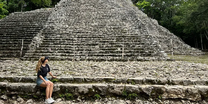 Nadia bezoekt Maya-ruïnes in Mexico